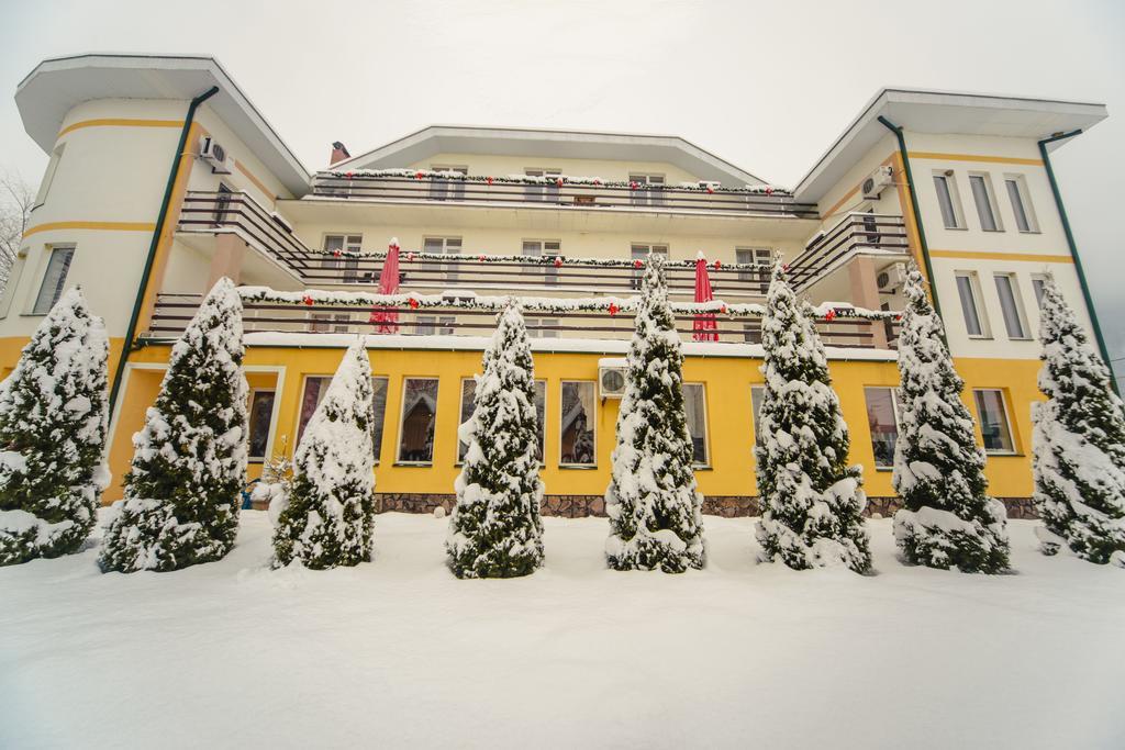 Hotel Continent Polyana  Exterior foto